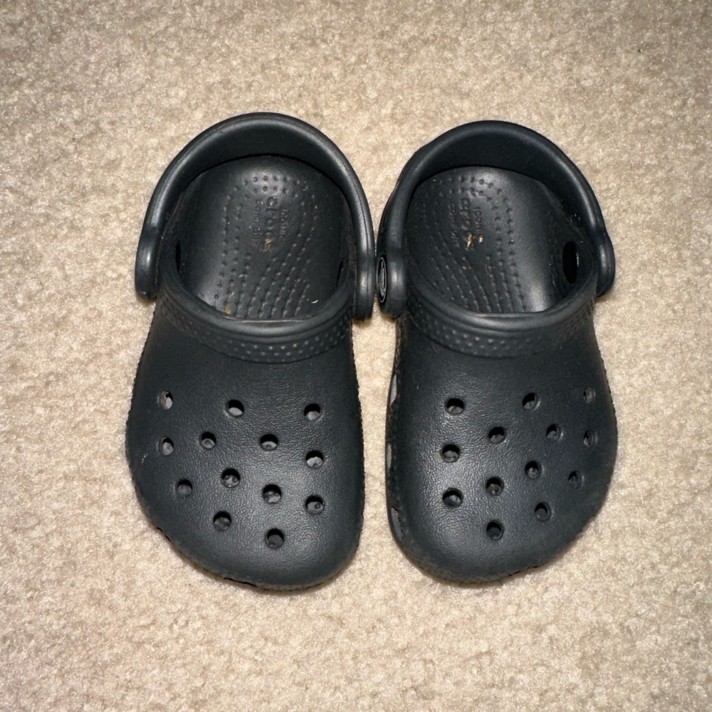 5C Black Crocs